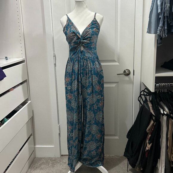 🪷 Angie Blue Floral Jumpsuit - Picture 1 of 6
